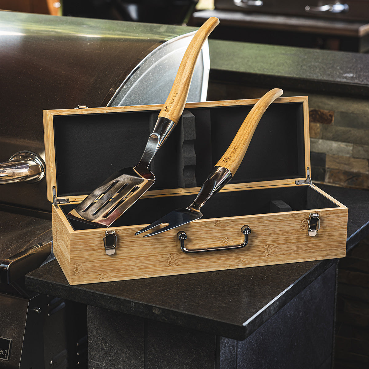 2-Piece Grilling Tool Kit